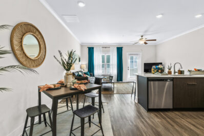 Retreat on Milledge Apartment Living area