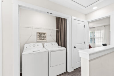 Retreat on Milledge Apartment Washer and Dryer